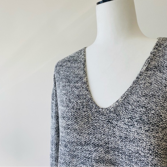 V-Neck Melange Pullover - Picture 3 of 9